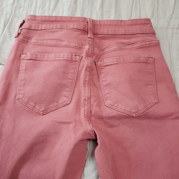 Old Navy Skinny Jeans - Picture 5 of 8